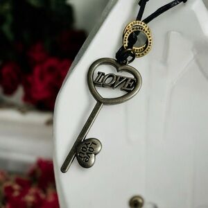 Unisex “Love You” Skeleton Key Leather Strap Necklace